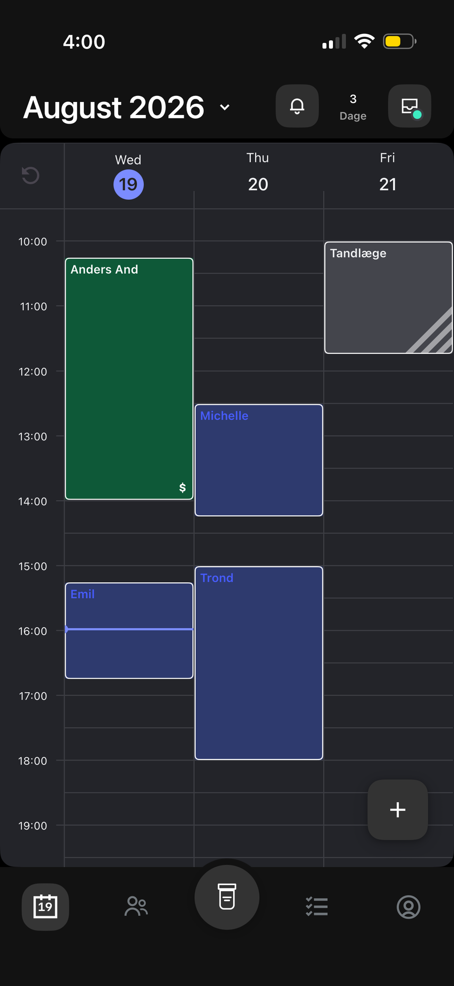 Kalender i mørkt tema